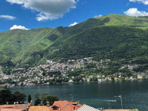 Timco 3-story apartment with lake view and air-conditioner Torno